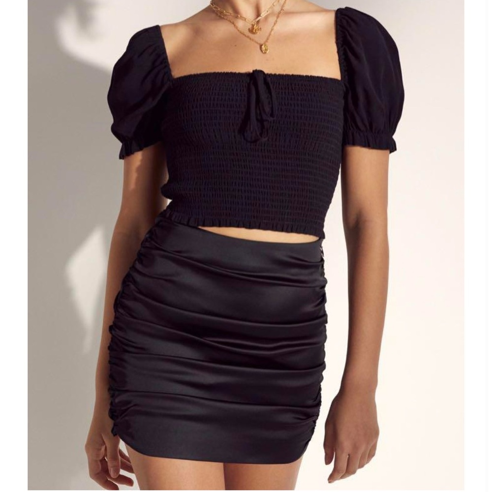 Aritzia Wilfred Black Ruched Mini Skirt Size 0 | Bodycon Stretch Club Night Out